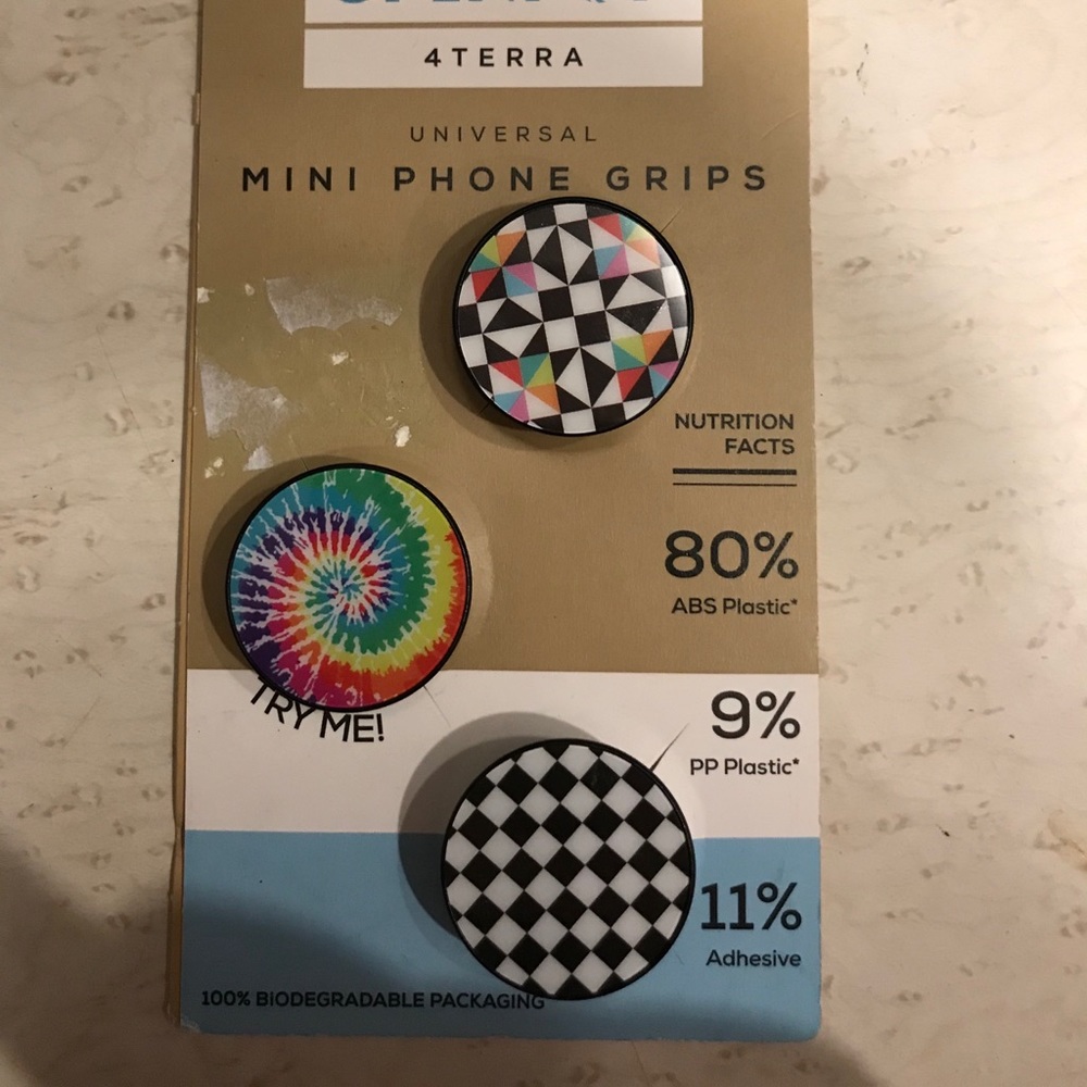 Two packs pop sockets